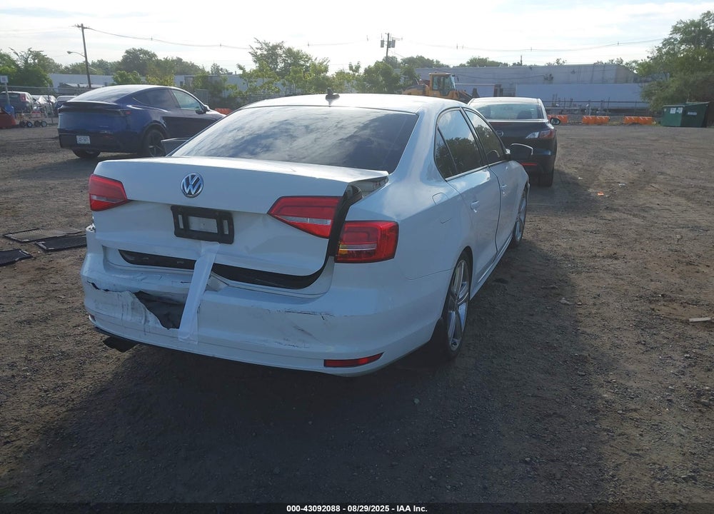 2015 VOLKSWAGEN JETTA 1.8T SE VIN: 3VWD17AJ9FM249236