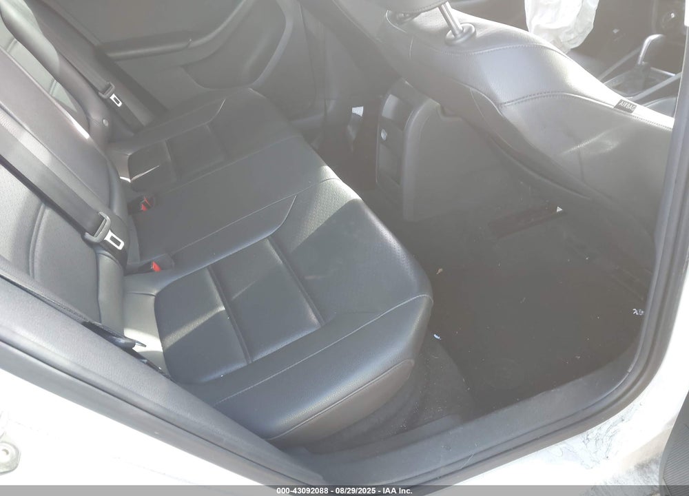 2015 VOLKSWAGEN JETTA 1.8T SE VIN: 3VWD17AJ9FM249236