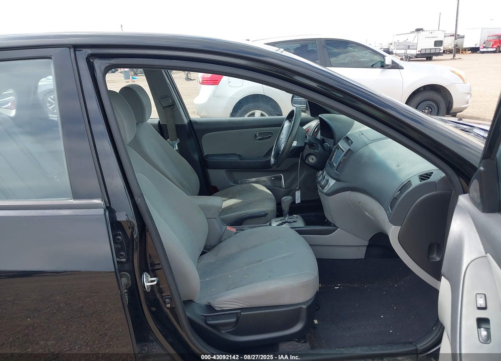 2010 HYUNDAI ELANTRA VIN: KMHDU4AD7AU207117