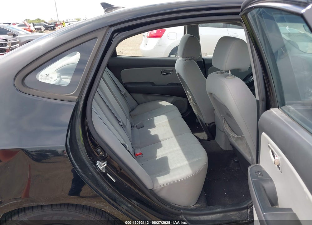 2010 HYUNDAI ELANTRA VIN: KMHDU4AD7AU207117