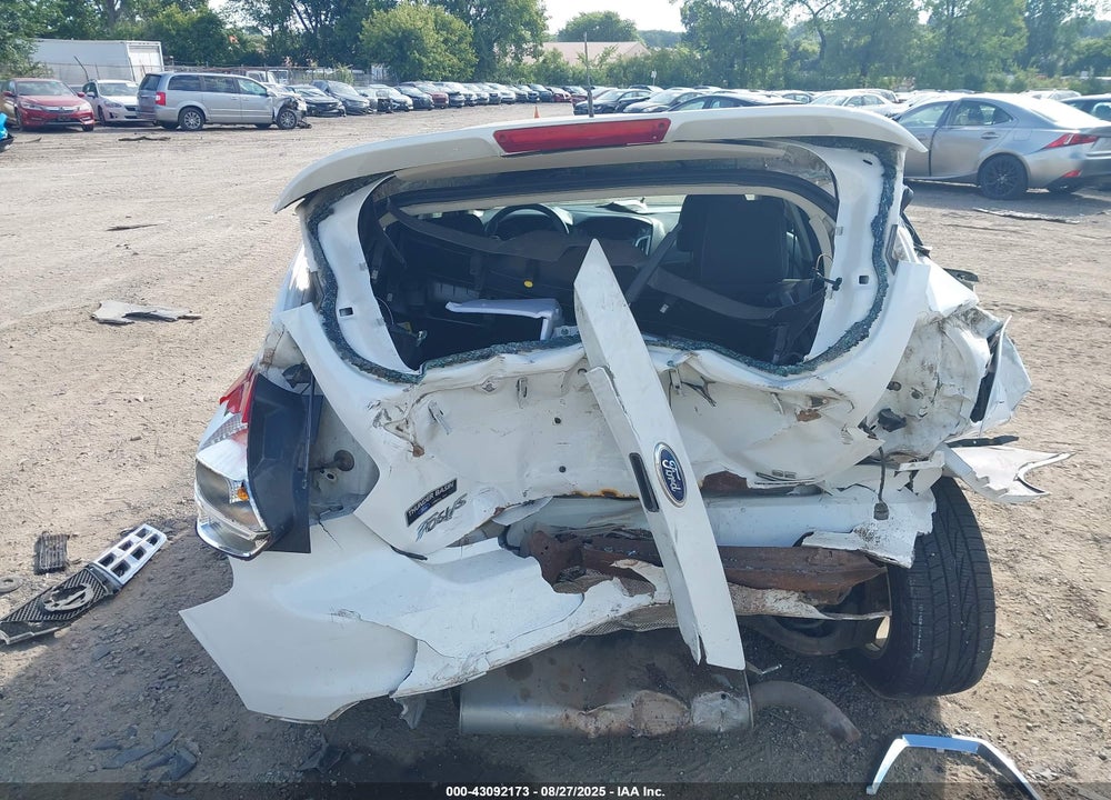 2013 FORD FOCUS VIN: 1FADP3K27DL277185