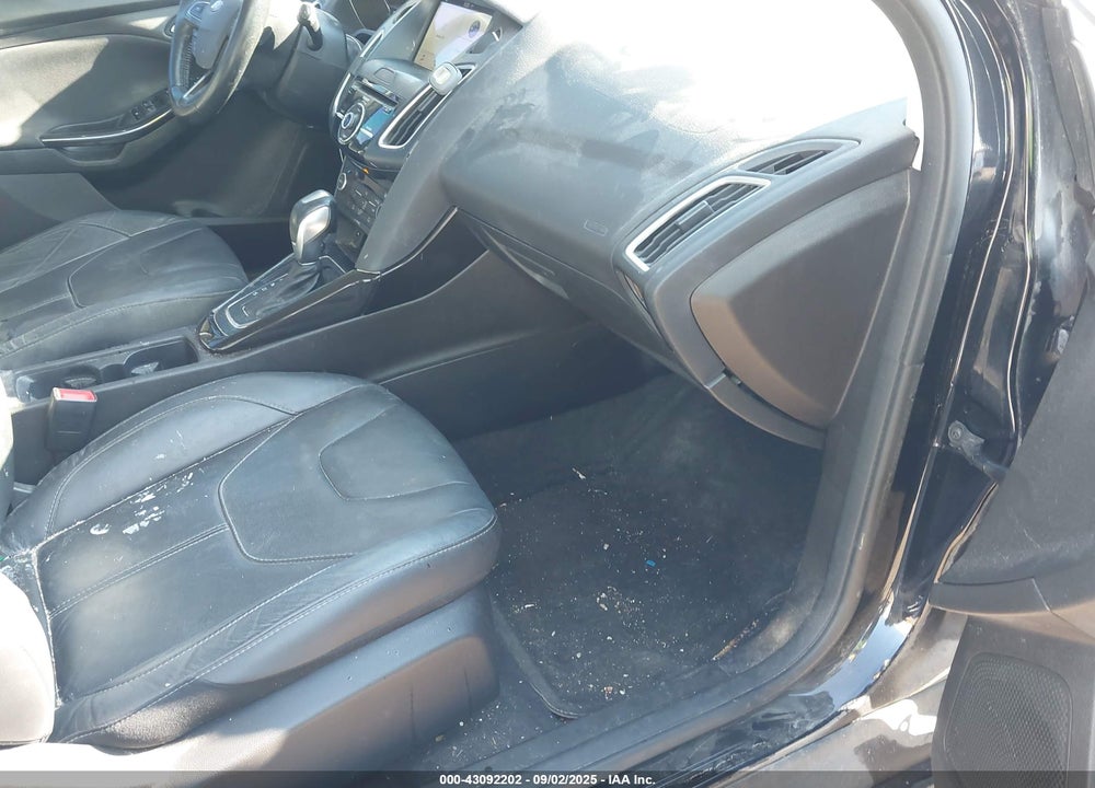 2016 FORD FOCUS VIN: 1FADP3J26GL315138