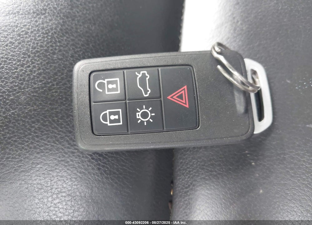 2016 VOLVO V60 VIN: YV140MEK7G1288617