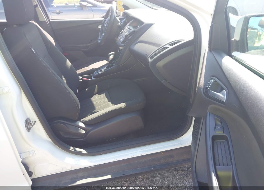 2016 FORD FOCUS VIN: 1FADP3F2XGL236838