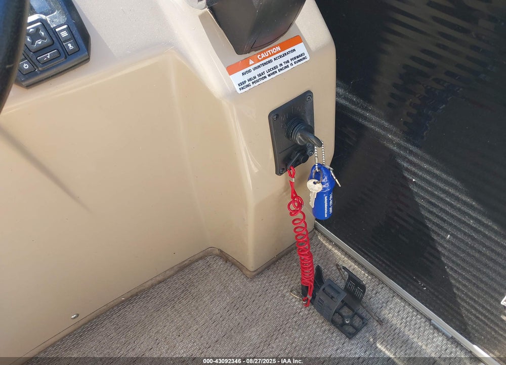 2018 BENNINGTON LXC, MOTOR AND TRAILER VIN: ETWF9715E818
