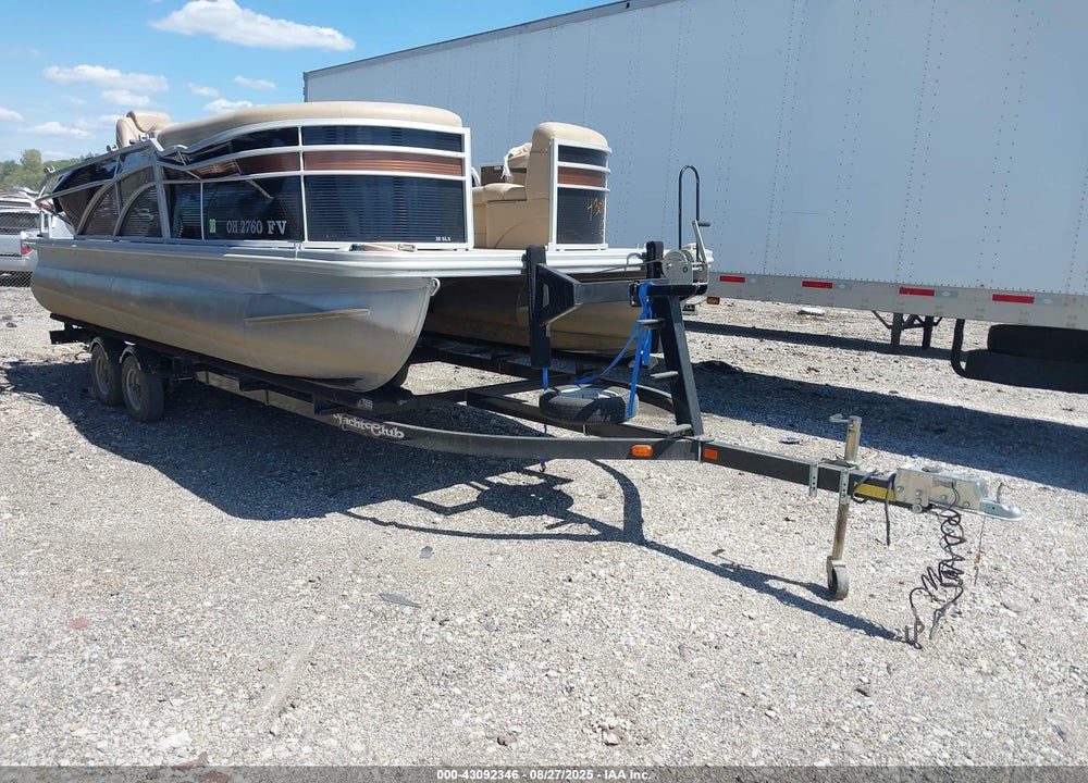 2018 BENNINGTON LXC, MOTOR AND TRAILER VIN: ETWF9715E818