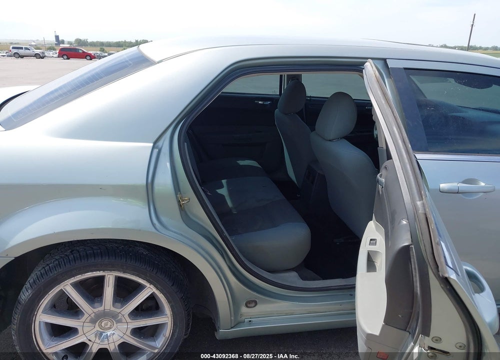 2005 CHRYSLER 300 VIN: 2C3JA43R95H511748