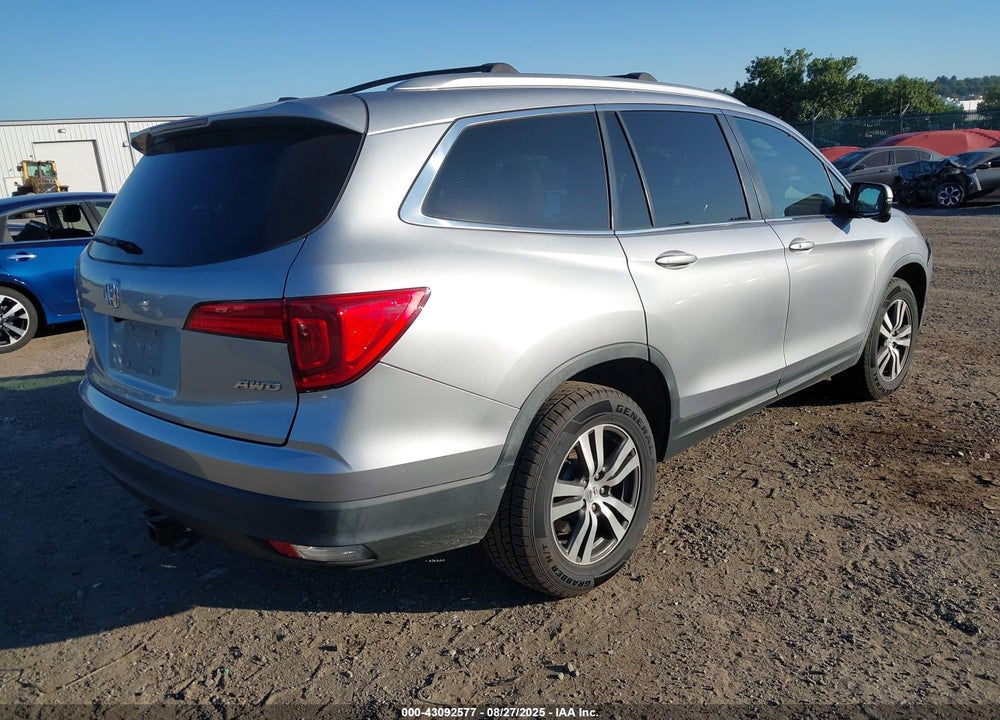 2017 HONDA PILOT EX VIN: 5FNYF6H33HB000686