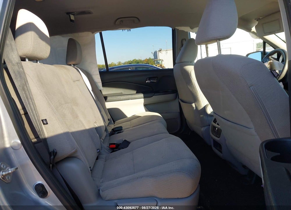 2017 HONDA PILOT EX VIN: 5FNYF6H33HB000686