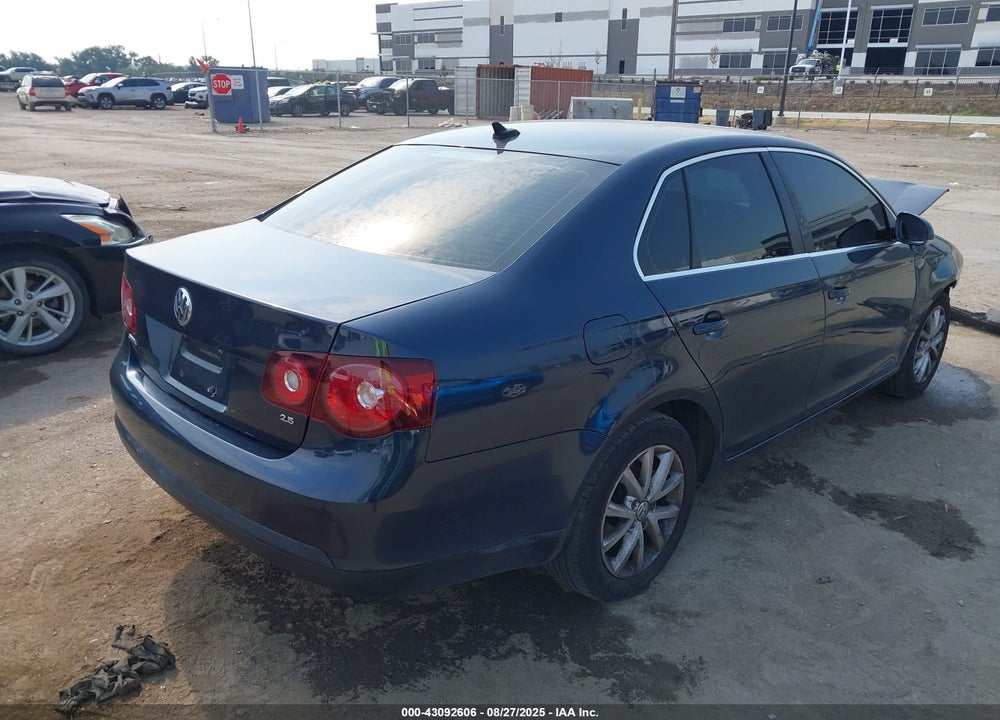 2010 VOLKSWAGEN JETTA VIN: 3VWRX7AJ3AM027207