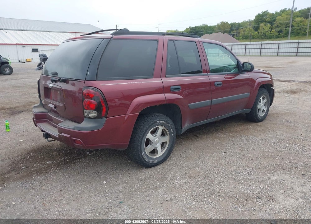 2005 CHEVROLET TRAILBLAZER LS VIN: 1GNDT13S152194861