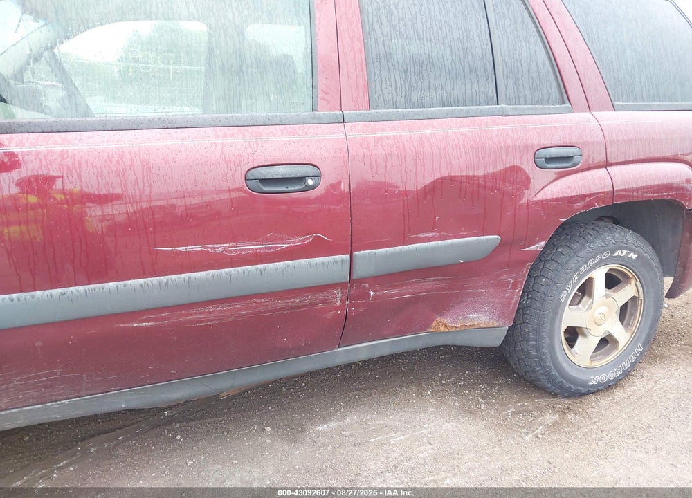 2005 CHEVROLET TRAILBLAZER LS VIN: 1GNDT13S152194861