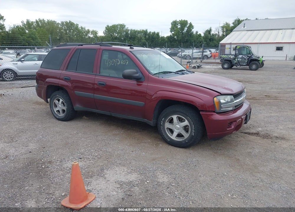 2005 CHEVROLET TRAILBLAZER LS VIN: 1GNDT13S152194861