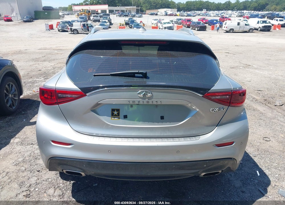 2018 INFINITI QX30 VIN: SJKCH5CP6JA045772