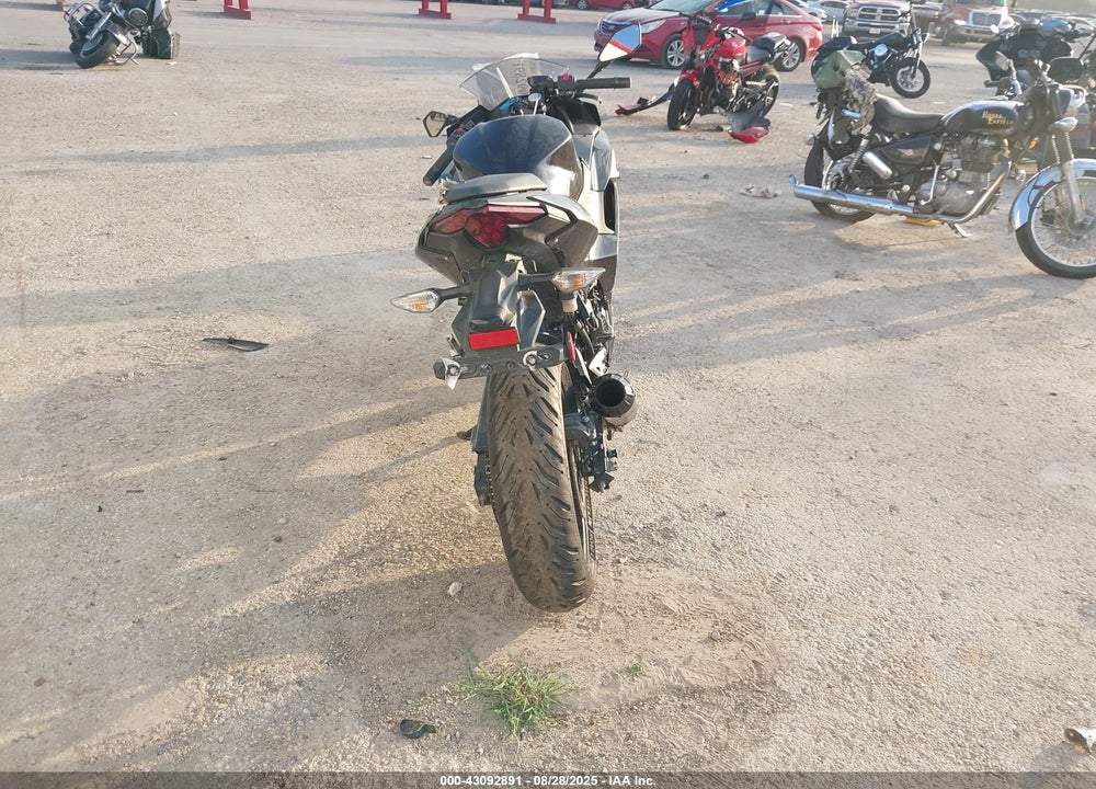 2024 KAWASAKI EX500 H VIN: ML5EXGH19RDA06518
