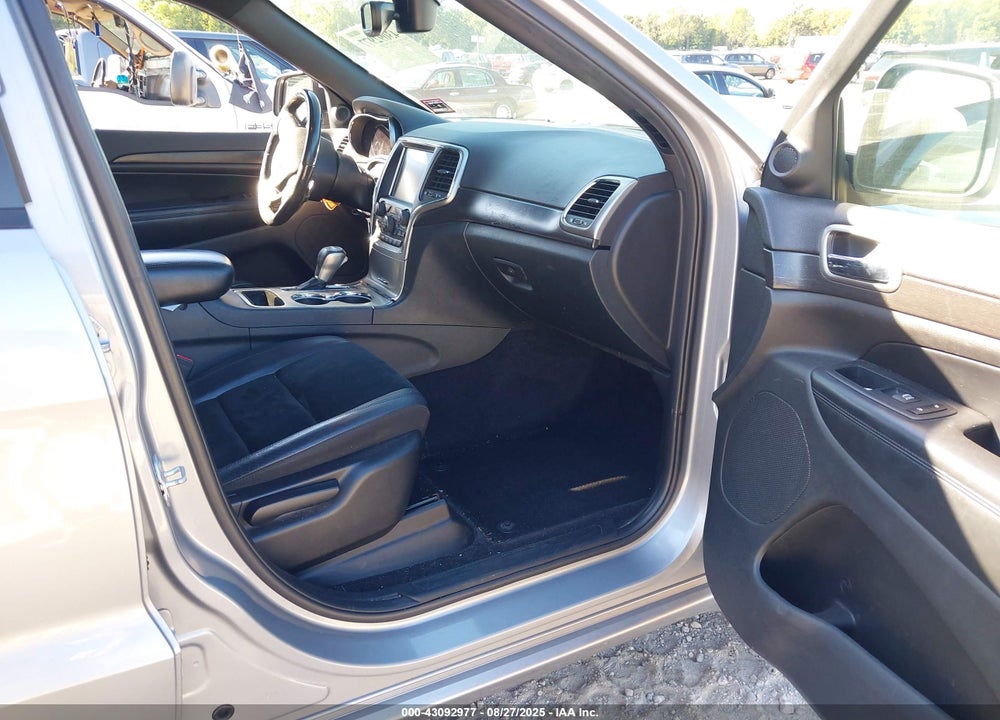 2017 JEEP GRAND CHEROKEE VIN: 1C4RJFAG0HC861899