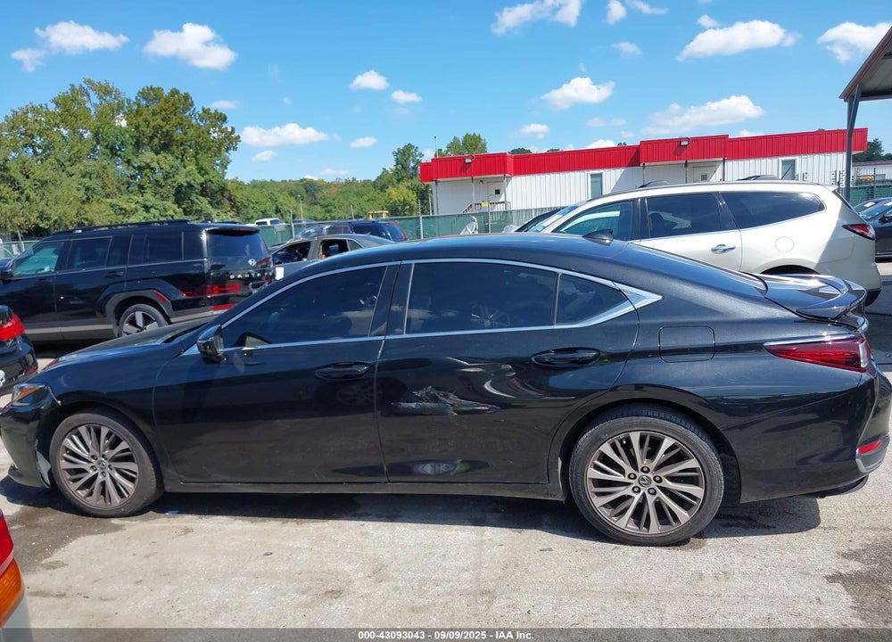 2021 LEXUS ES 250 VIN: 58AD11D11MU005220
