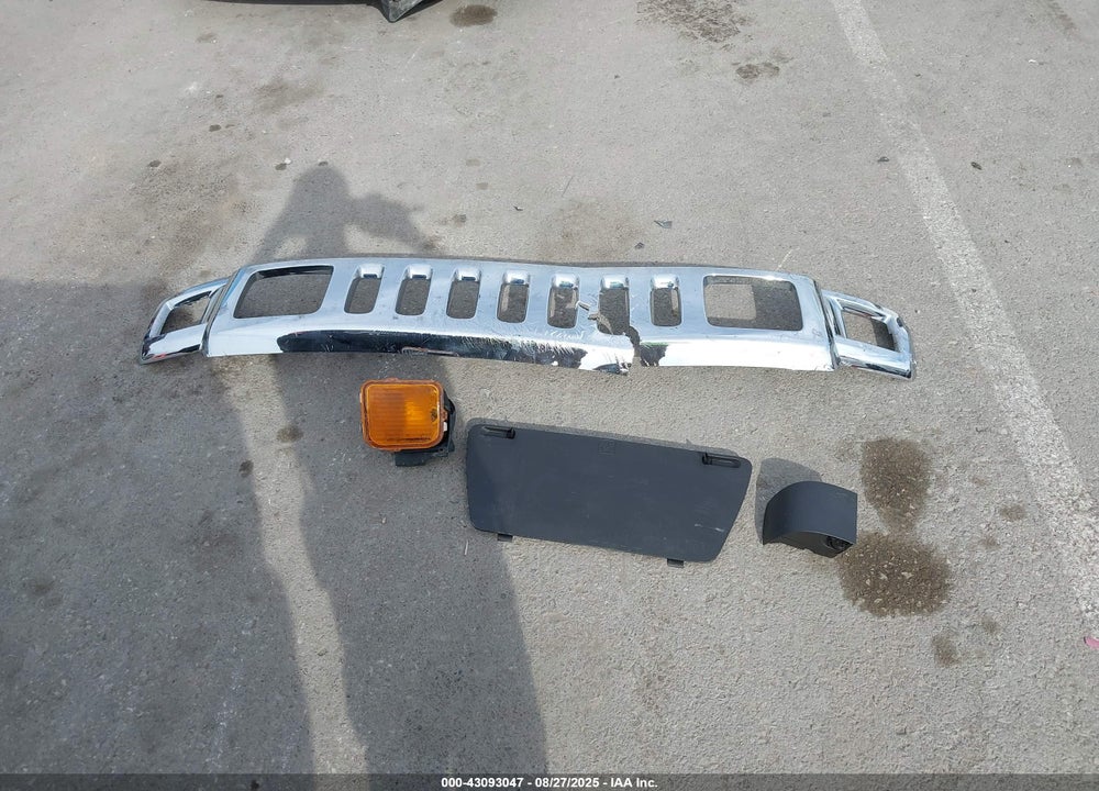 2008 HUMMER H3 SUV VIN: 5GTEN13EX88120091