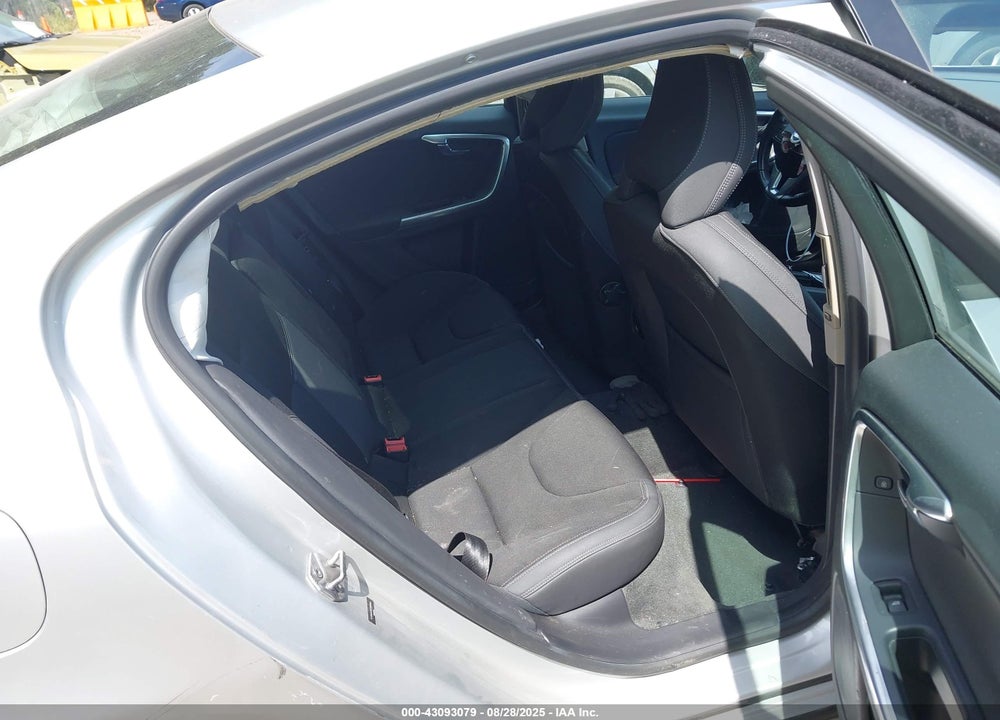 2015 VOLVO S60 VIN: YV126MFA5F2301840