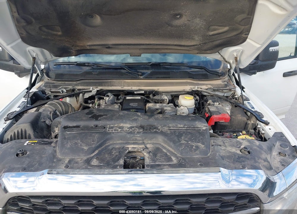 2024 RAM 3500 TRADESMAN  4X4 8' BOX VIN: 3C63RRGL9RG136845