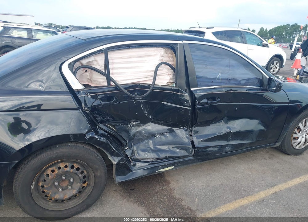 2011 HONDA ACCORD VIN: 1HGCP2F36BA065312
