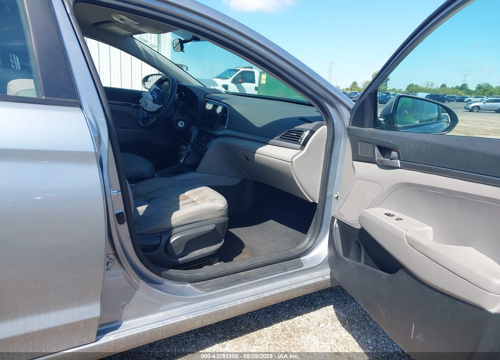2017 HYUNDAI ELANTRA VIN: 5NPD74LF7HH193959