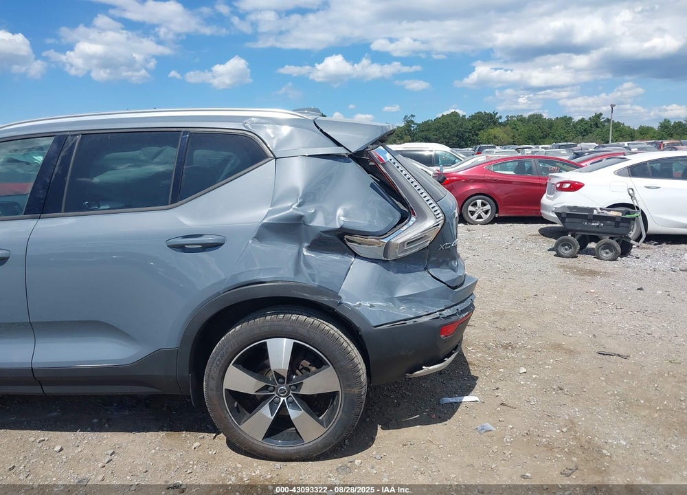 2020 VOLVO XC40 VIN: YV4162UK8L2248674