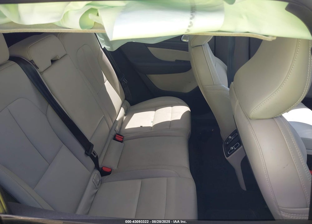 2020 VOLVO XC40 VIN: YV4162UK8L2248674