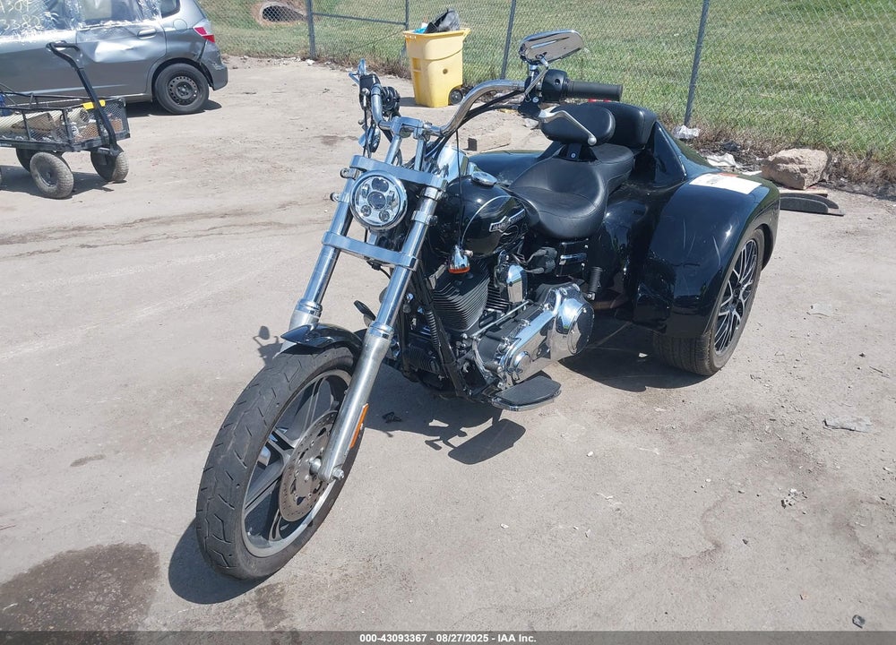 2011 HARLEY-DAVIDSON FXDC VIN: 1HD1GV412BC305175