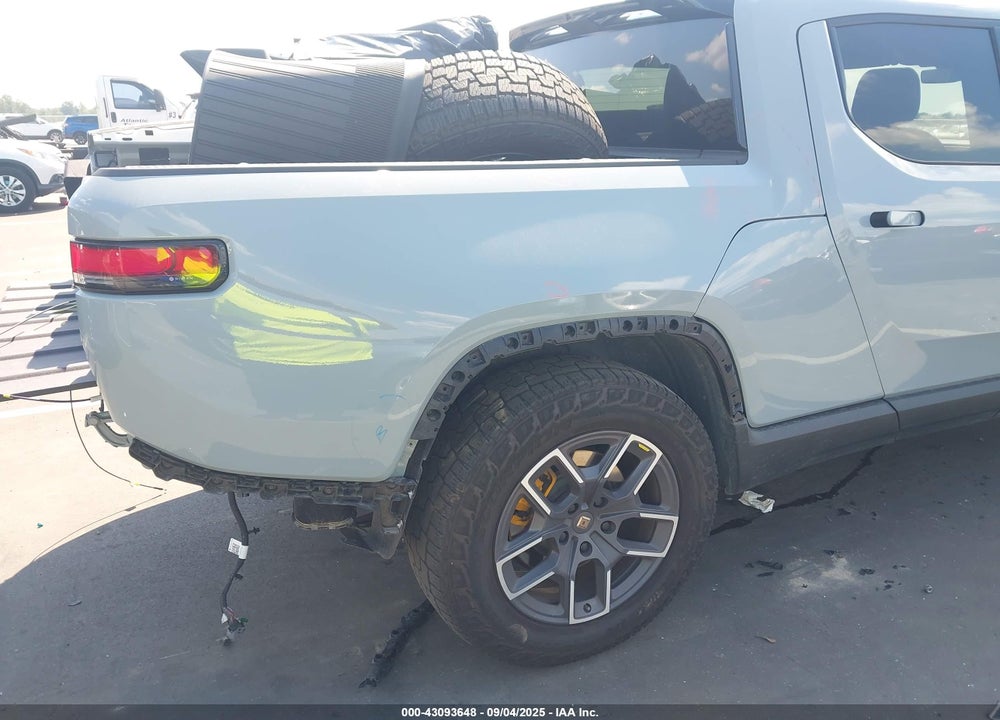 2022 RIVIAN R1T ADVENTURE VIN: 7FCTGAAA6NN015709
