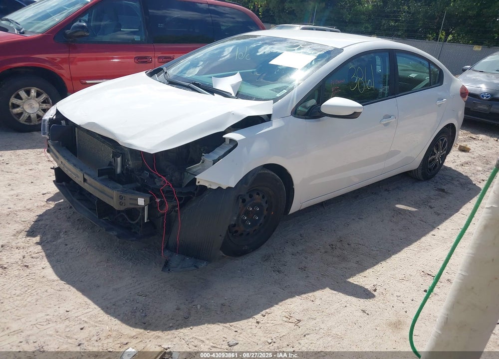 2018 KIA FORTE VIN: 3KPFK4A72JE174717