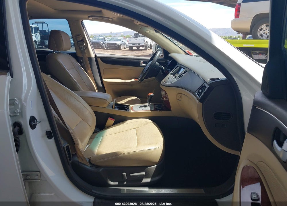 2013 HYUNDAI GENESIS VIN: KMHGC4DD5DU251150