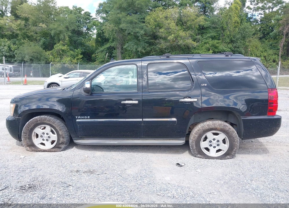 2010 CHEVROLET TAHOE LTZ VIN: 1GNUKCE06AR143416