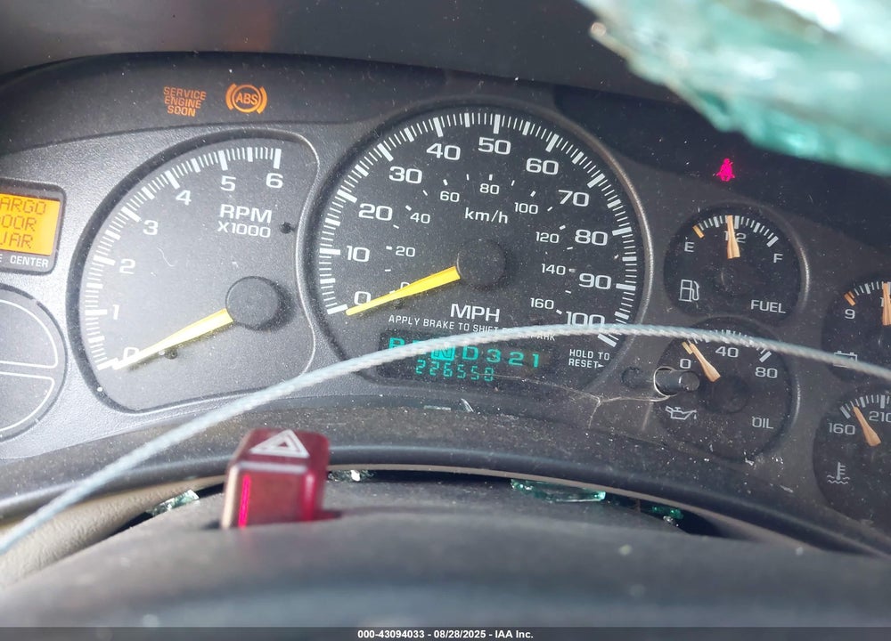 2001 GMC YUKON XL 1500 SLT VIN: 3GKEC16T61G196547