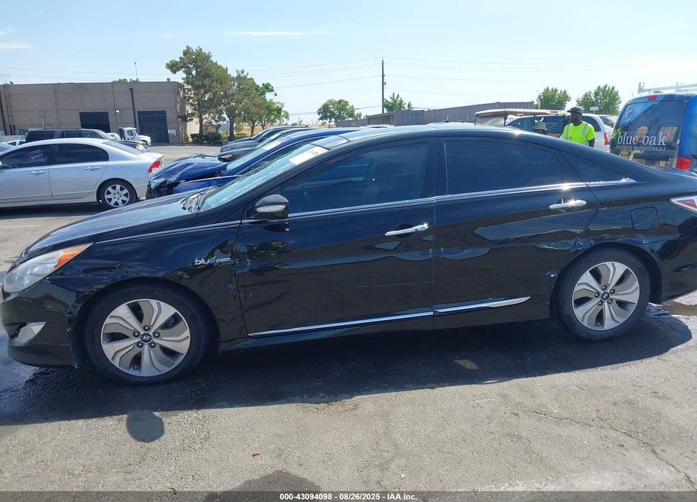 2013 HYUNDAI SONATA HYBRID VIN: KMHEC4A49DA069478