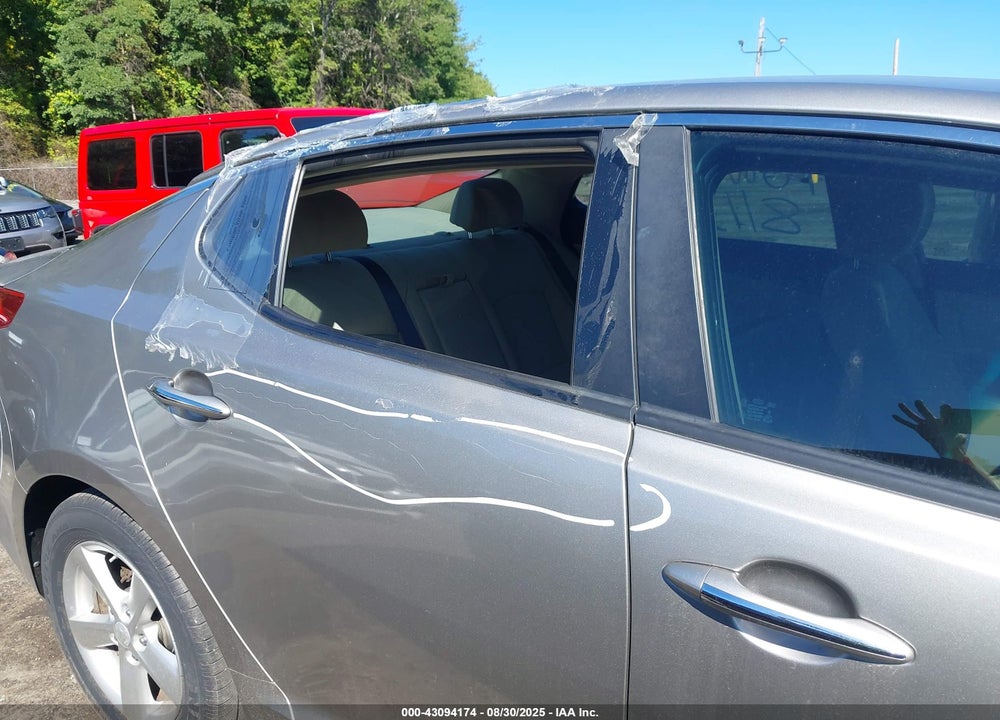 2015 KIA OPTIMA VIN: KNAGM4A79F5559352