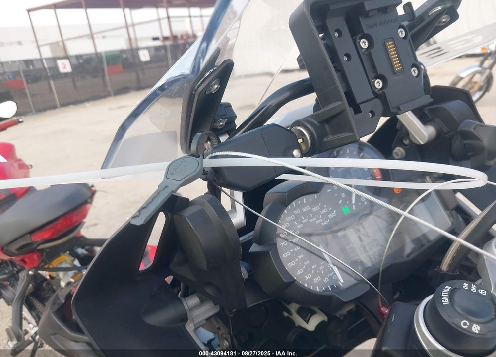 2017 BMW R1200 GS VIN: WB10A6106HZ655122