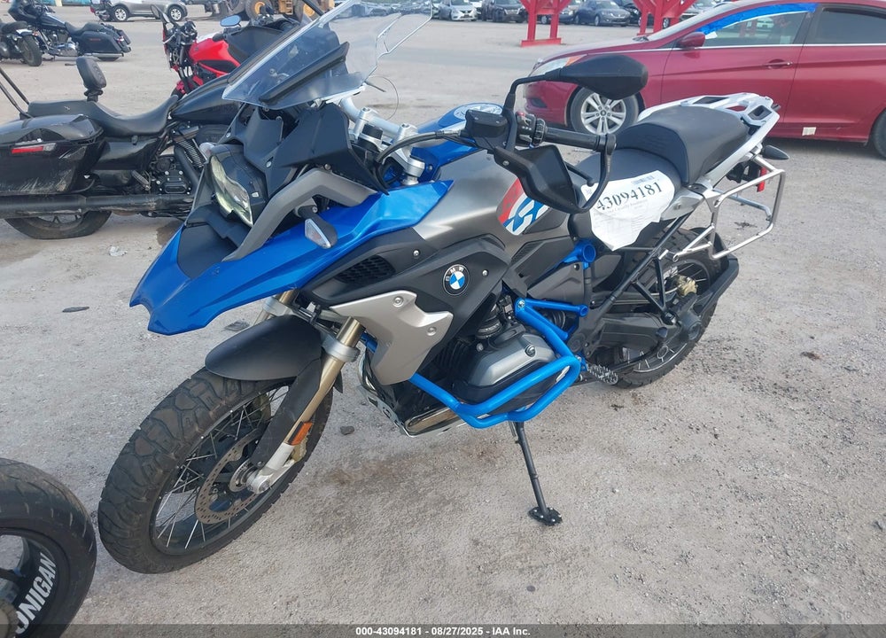 2017 BMW R1200 GS VIN: WB10A6106HZ655122