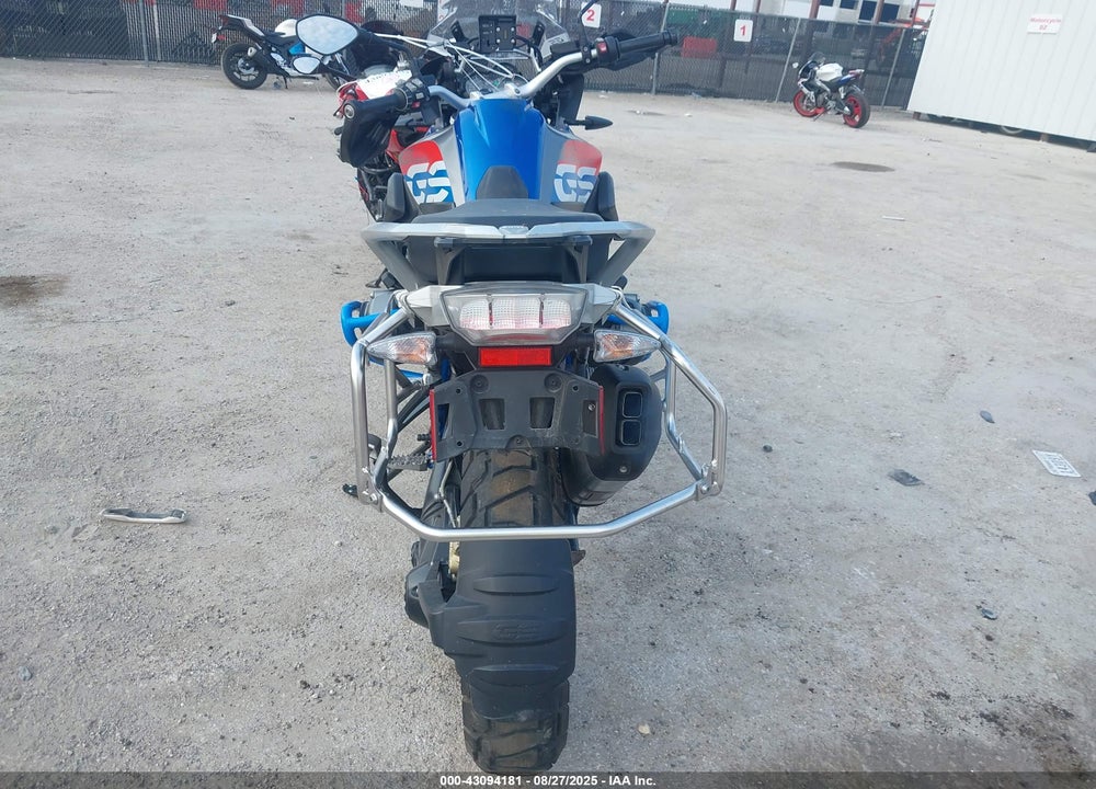 2017 BMW R1200 GS VIN: WB10A6106HZ655122