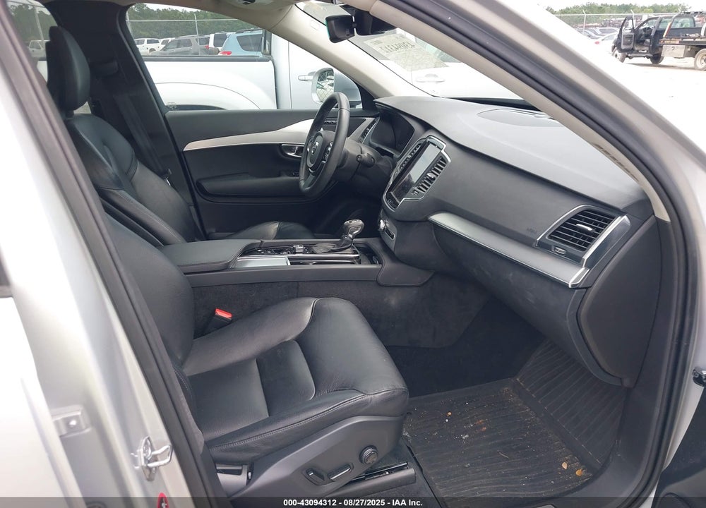 2017 VOLVO XC90 VIN: YV4102KK3H1114575