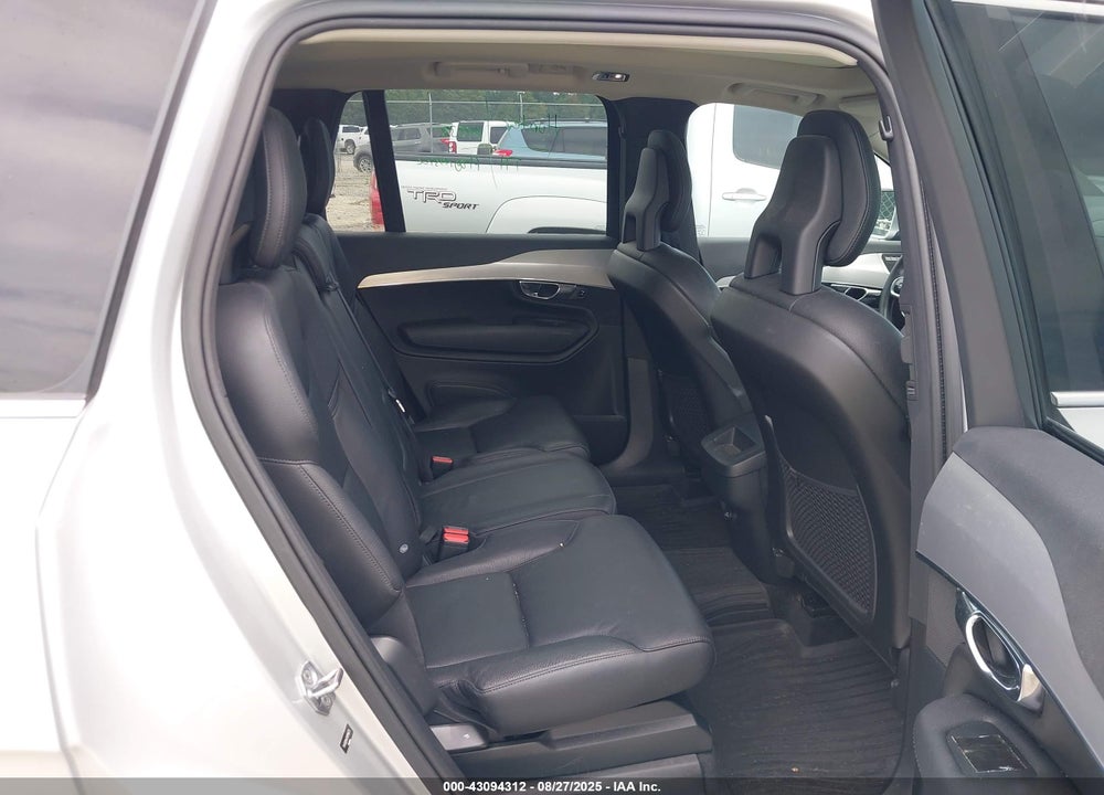 2017 VOLVO XC90 VIN: YV4102KK3H1114575