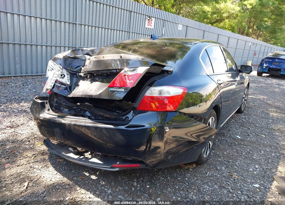 2015 HONDA ACCORD VIN: 1HGCR6F56FA004180