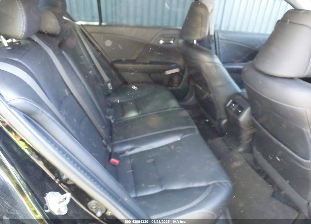 2015 HONDA ACCORD VIN: 1HGCR6F56FA004180