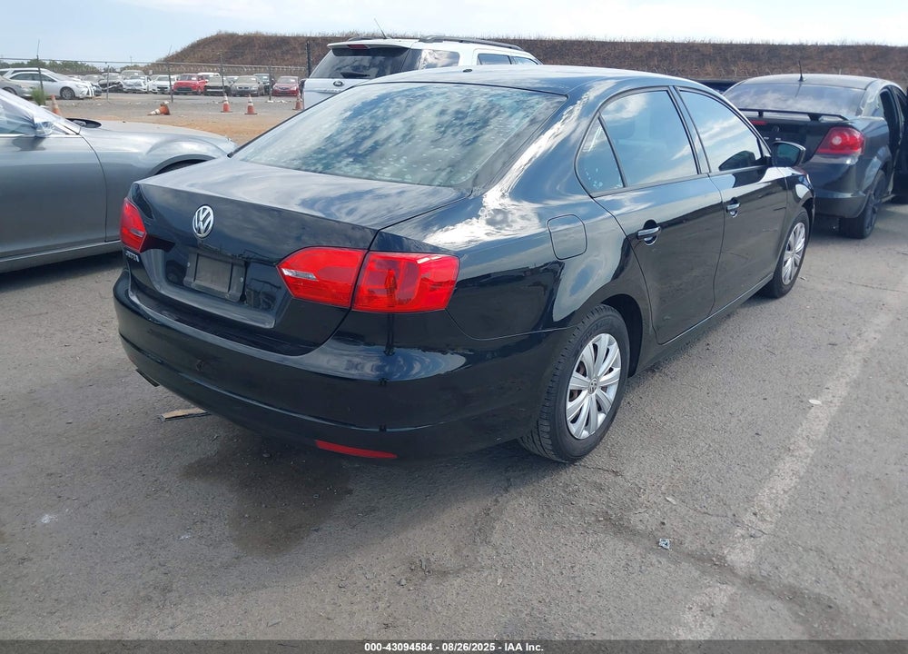 2014 VOLKSWAGEN JETTA 2.0L S VIN: 3VW2K7AJ3EM209043