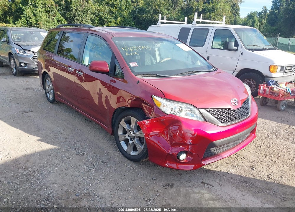2013 TOYOTA SIENNA SE 8 PASSENGER VIN: 5TDXK3DC5DS405207