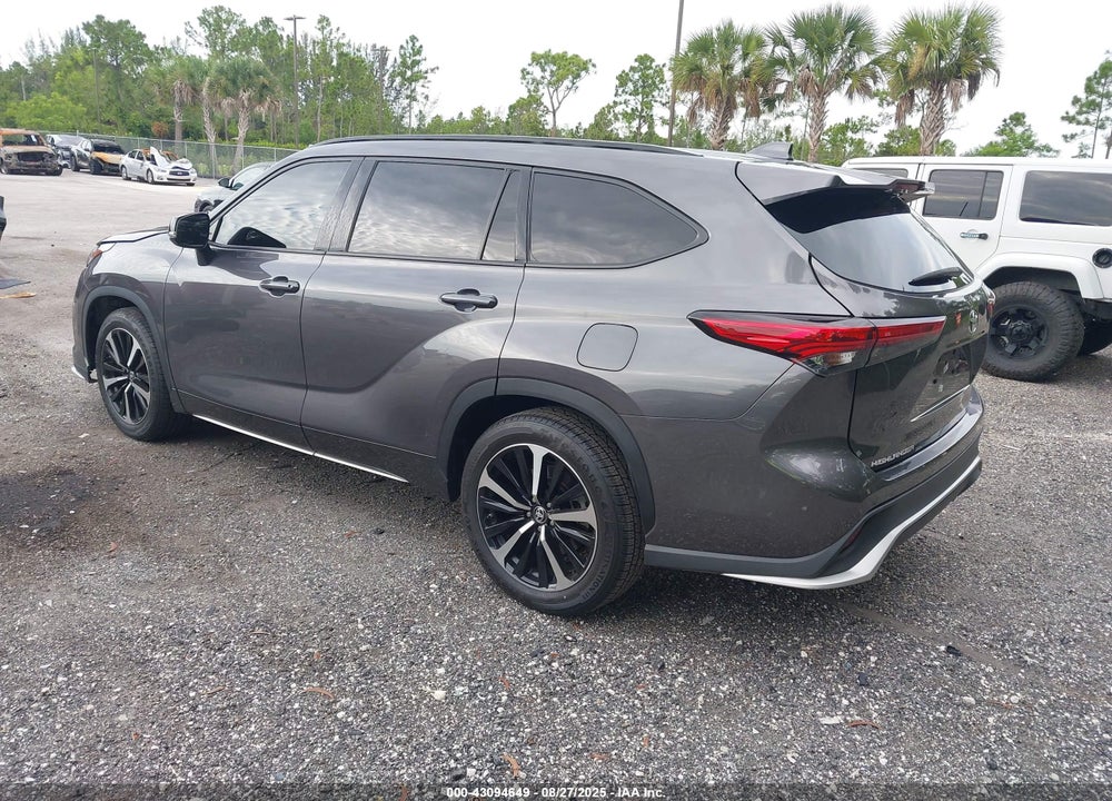 2022 TOYOTA HIGHLANDER XSE VIN: 5TDLZRAH0NS130795