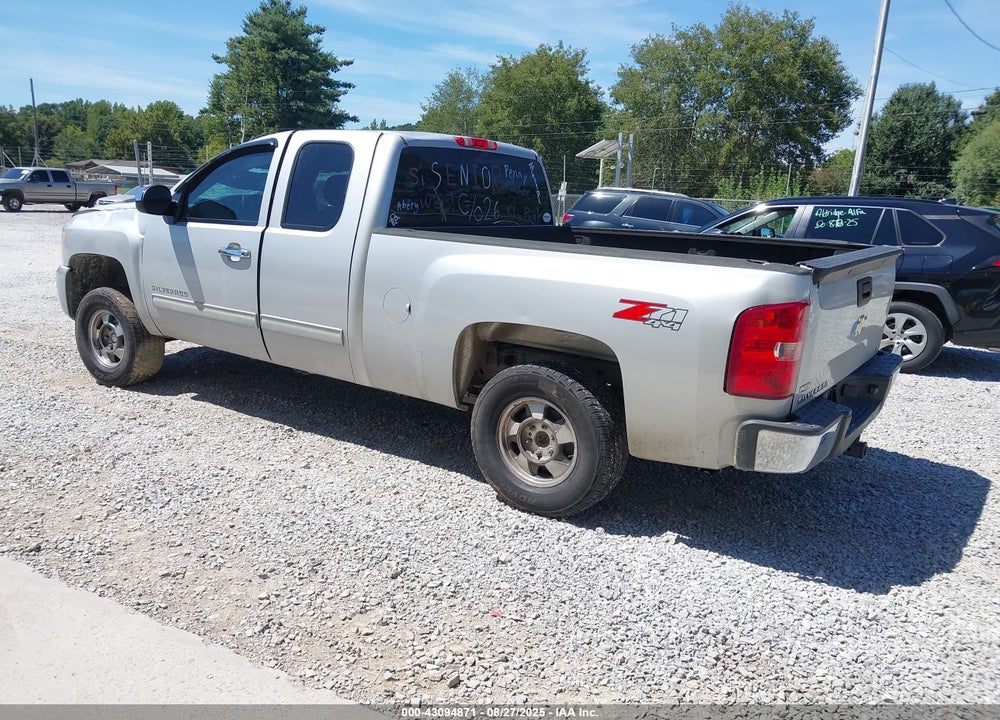 2011 CHEVROLET SILVERADO 1500 VIN: 1GCRKSE3XBZ364585