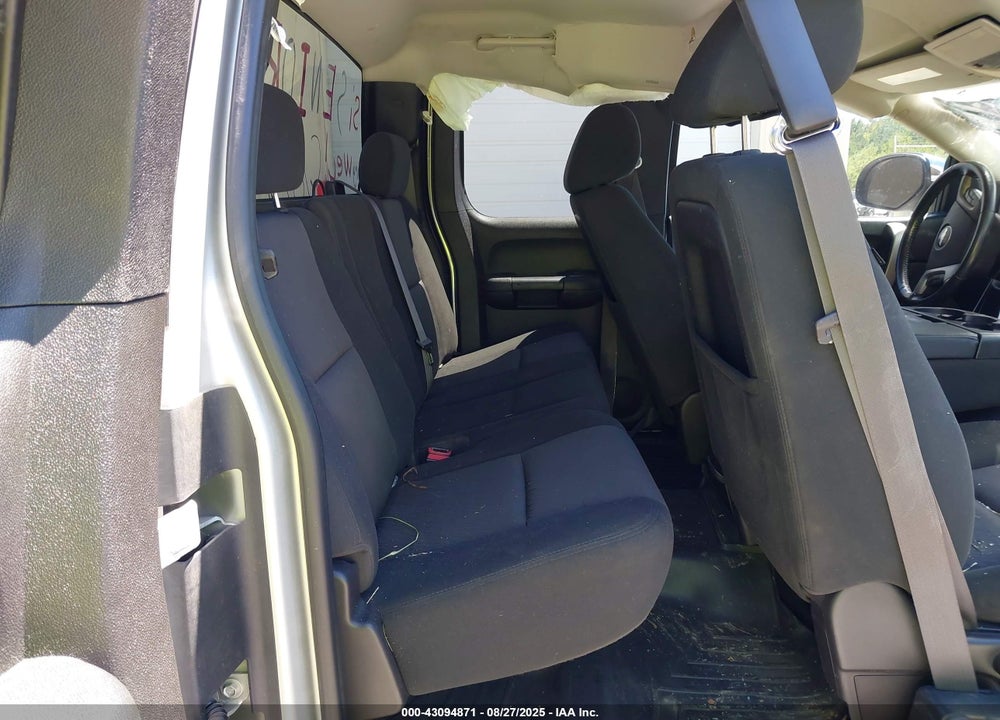 2011 CHEVROLET SILVERADO 1500 VIN: 1GCRKSE3XBZ364585