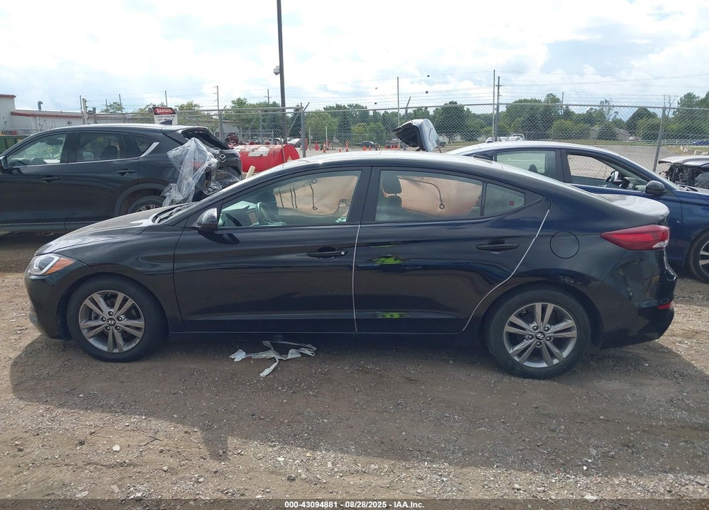 2017 HYUNDAI ELANTRA VIN: KMHD84LF6HU238792