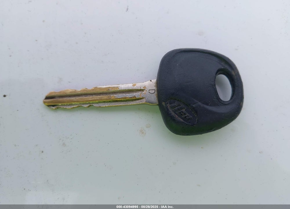 2010 HYUNDAI ELANTRA VIN: KMHDU4AD7AU852639